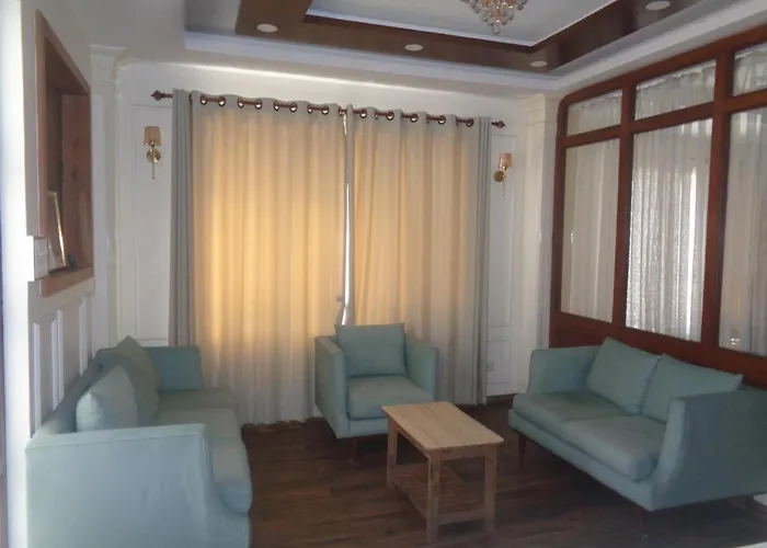 Ishu's Pvt Ltd Hotel 3*