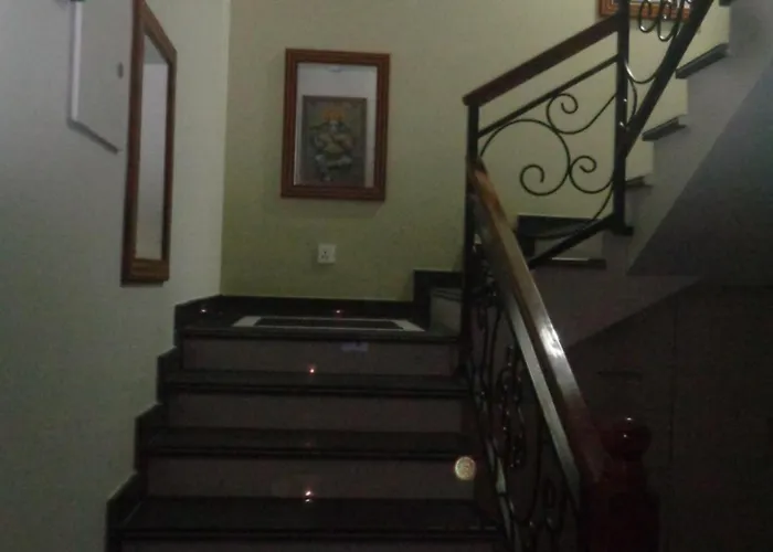 Ishu's Pvt Ltd Hotel 3*